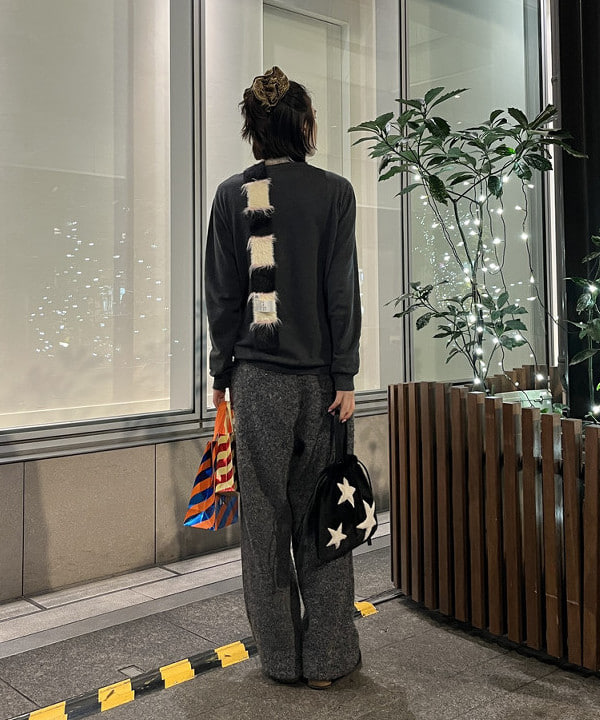神坂 莉子さんの「BEAMS WOMEN｜【別注】CONTROL FREAK / ★ファー バッグ」を使ったコーディネート