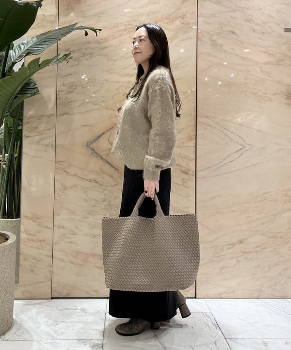 関 桂子さんの「BEAMS WOMEN｜NAGHEDI / イントレチャート トートバッグ」を使ったコーディネート