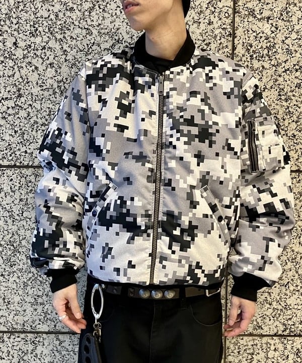 西村 光平さんの「BEAMS WOMEN｜リバーシブル ダウン フライトジャケット」を使ったコーディネート