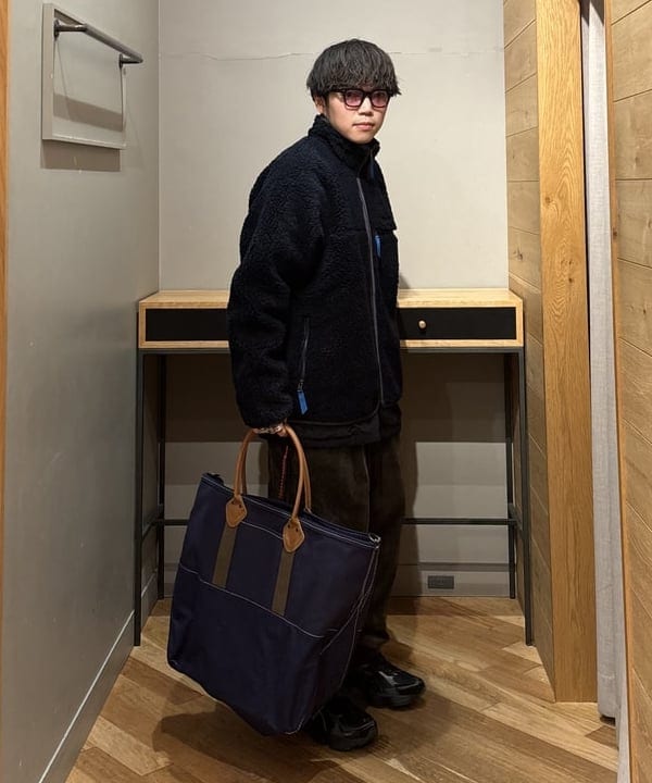 三宅 康平さんの「BEAMS WOMEN｜BEAMS PLUS / 2プリーツ コーデュロイ トラウザーズ」を使ったコーディネート