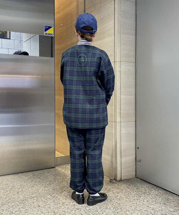 吉野 多恵さんの「BEAMS WOMEN｜BEAMS BOY / ラメ リブ クルー ソックス NEW」を使ったコーディネート