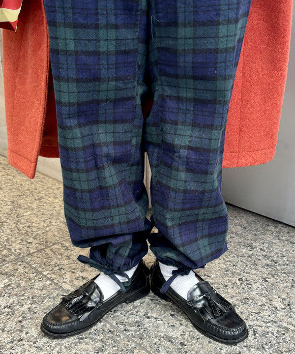 吉野 多恵さんの「BEAMS WOMEN｜BEAMS BOY / ラメ リブ クルー ソックス NEW」を使ったコーディネート