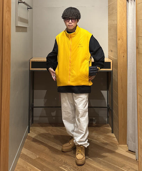 三宅 康平さんの「BEAMS WOMEN｜【別注】Timberland / HERITAGE GORE-TEX（R）MOC TOE MIDDLE WHEAT NUBUCK」を使ったコーディネート