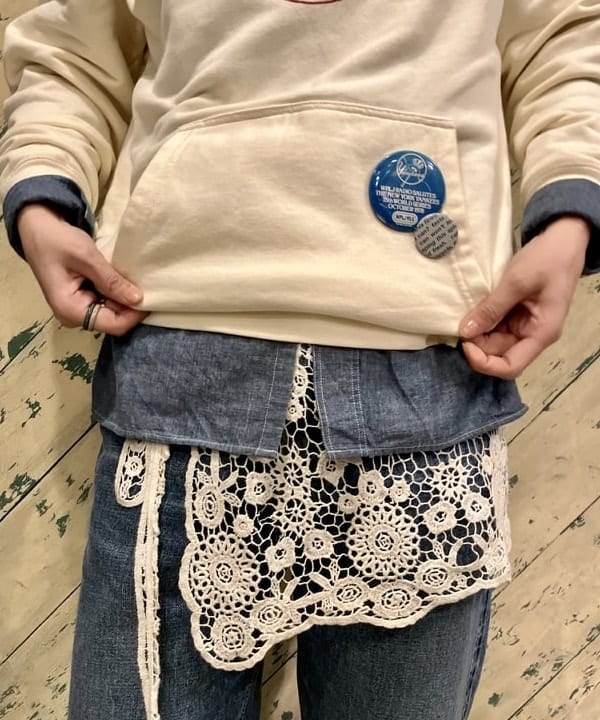 小原 もこさんの「BEAMS WOMEN｜【別注】BUZZ RICKSON'S / シャンブレー ロングスリーブ シャツ」を使ったコーディネート