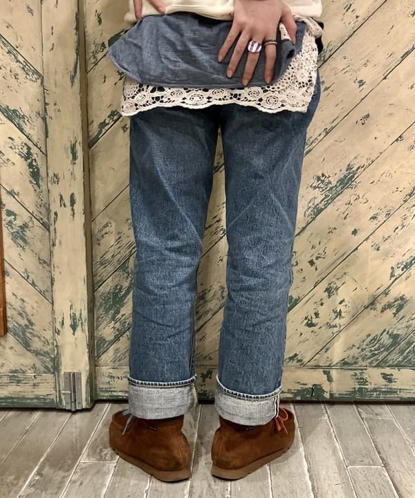 小原 もこさんの「BEAMS WOMEN｜【別注】BUZZ RICKSON'S / シャンブレー ロングスリーブ シャツ」を使ったコーディネート