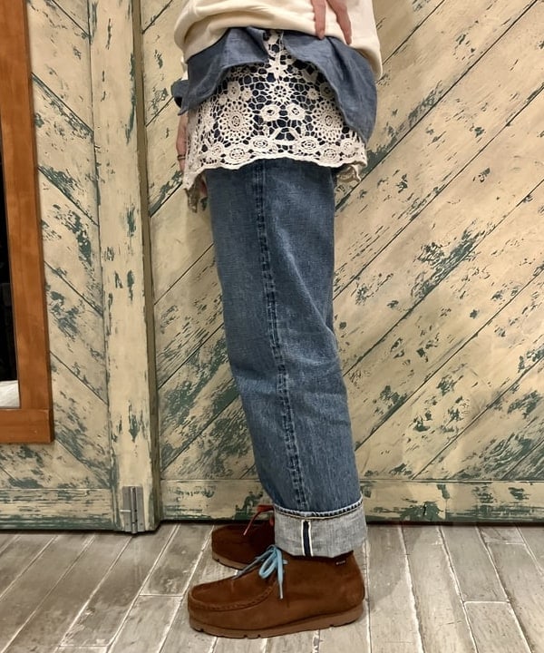 小原 もこさんの「BEAMS WOMEN｜【別注】BUZZ RICKSON'S / シャンブレー ロングスリーブ シャツ」を使ったコーディネート