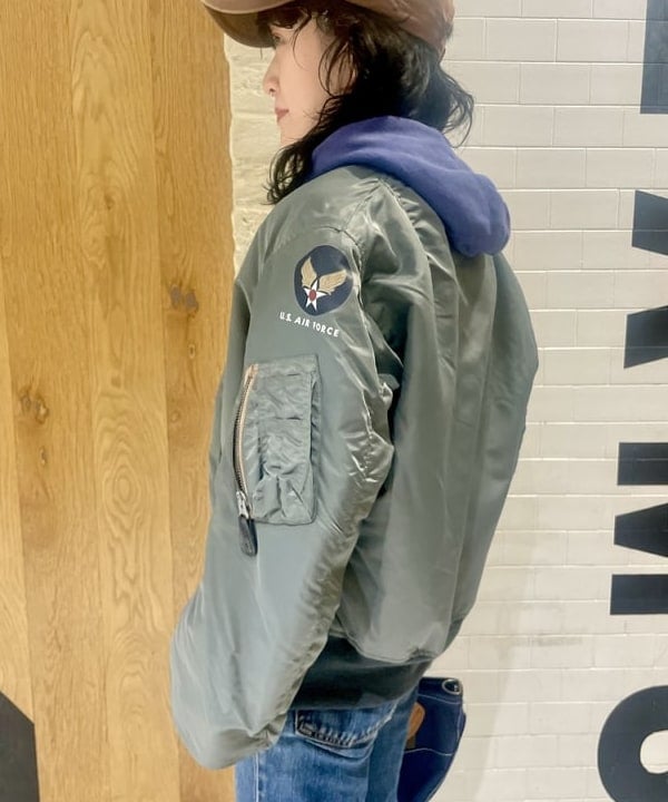 笠井 祐希さんの「BEAMS WOMEN｜【別注】L.L.Bean / Deep Bottom Leather Handle Zip Tote Mini」を使ったコーディネート