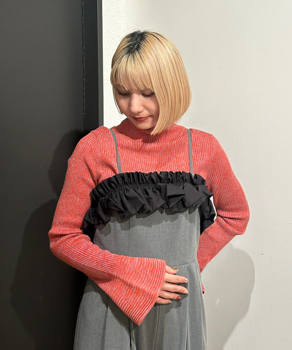 佐藤 亜美さんの「BEAMS WOMEN｜メランジ リブ フレアスリーブ ニット」を使ったコーディネート