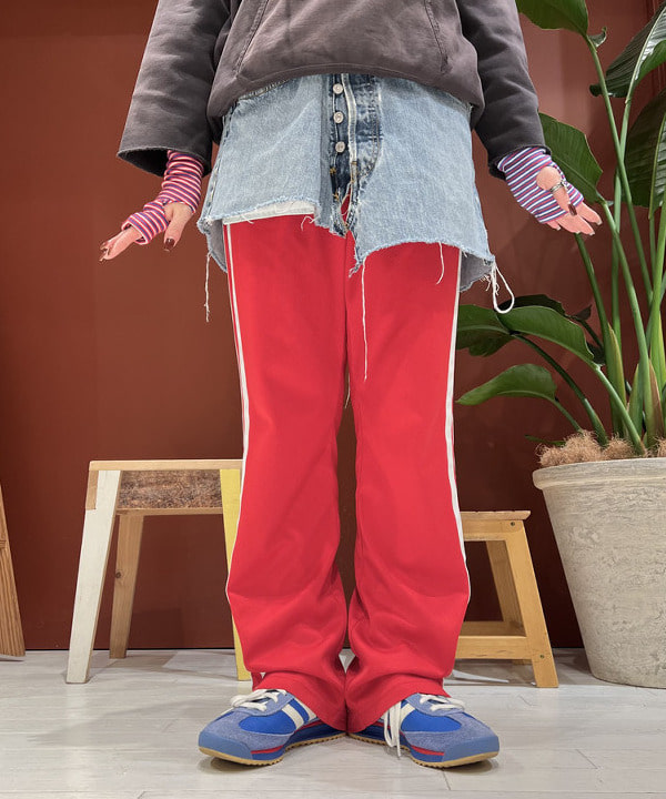 エノモト アミさんの「BEAMS WOMEN｜【別注】WAREHOUSE & CO. / カットオフ スウェット」を使ったコーディネート