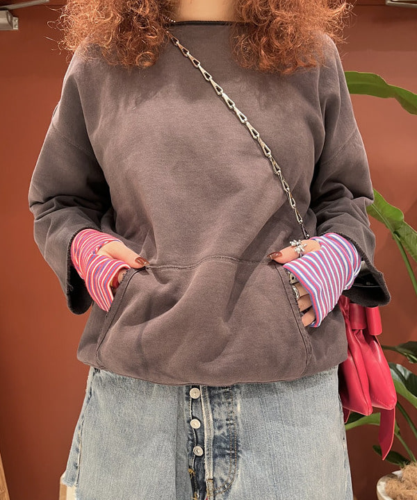 エノモト アミさんの「BEAMS WOMEN｜【別注】WAREHOUSE & CO. / カットオフ スウェット」を使ったコーディネート