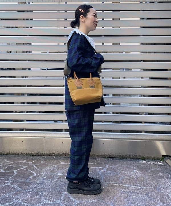 コウリキ　マミさんの「BEAMS WOMEN｜【別注】L.L.Bean / Deep Bottom Leather Handle Zip Tote Mini」を使ったコーディネート