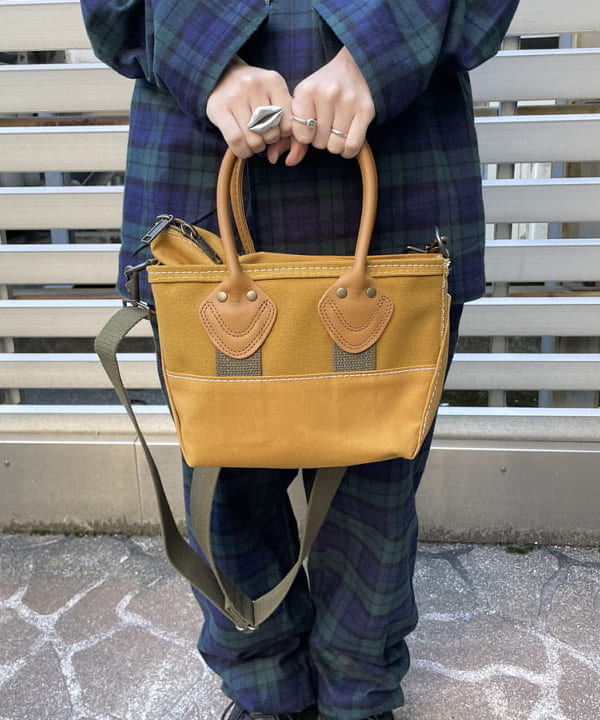 コウリキ　マミさんの「BEAMS WOMEN｜【別注】L.L.Bean / Deep Bottom Leather Handle Zip Tote Mini」を使ったコーディネート