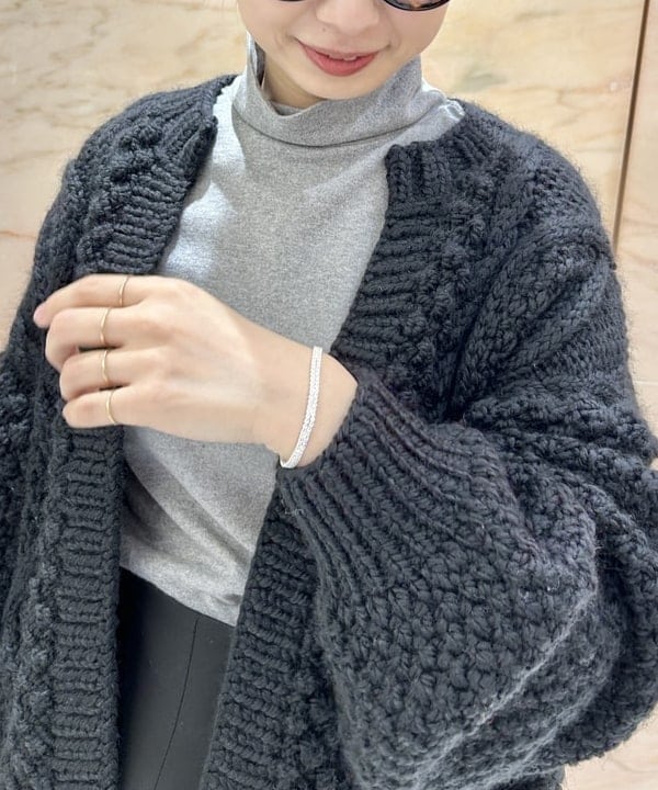 佐藤 美樹さんの「BEAMS WOMEN｜les bon bon / princess  ダブル ブレスレット シルバー」を使ったコーディネート