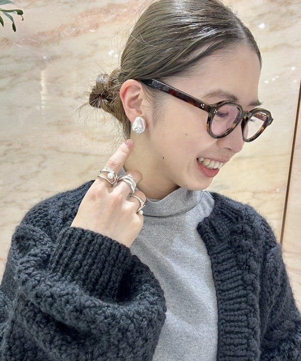 佐藤 美樹さんの「BEAMS WOMEN｜les bon bon / princess  ダブル ブレスレット シルバー」を使ったコーディネート