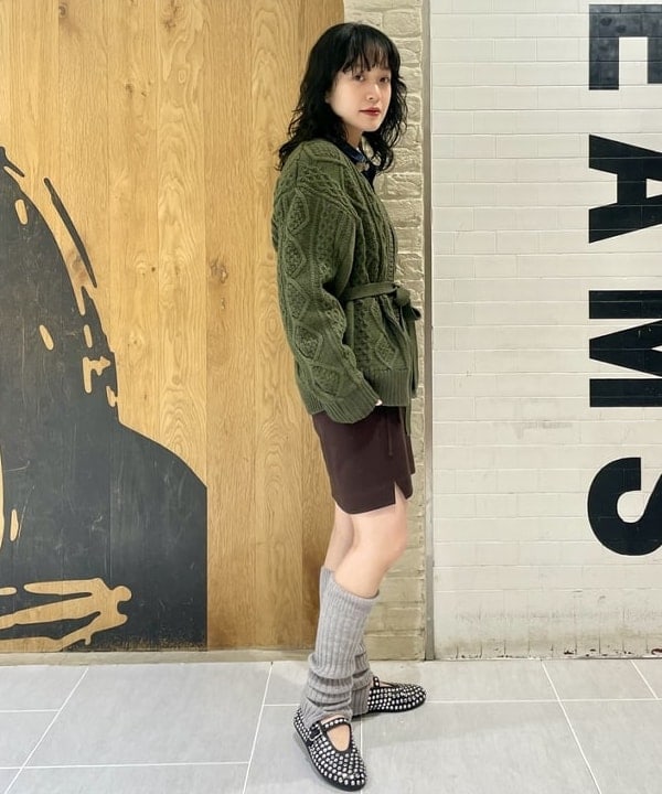 笠井 祐希さんの「BEAMS WOMEN｜3ゲージ 2トーン アラン カーディガン」を使ったコーディネート