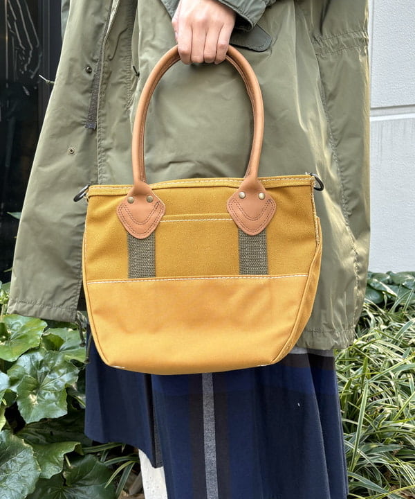 み　う　ちさんの「BEAMS WOMEN｜【別注】L.L.Bean / Deep Bottom Leather Handle Zip Tote S」を使ったコーディネート