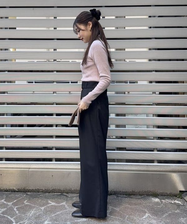 YUIさんの「BEAMS WOMEN｜バックル 2タック ワイドパンツ」を使ったコーディネート