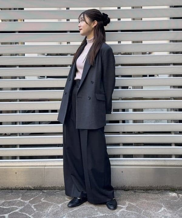 YUIさんの「BEAMS WOMEN｜バックル 2タック ワイドパンツ」を使ったコーディネート