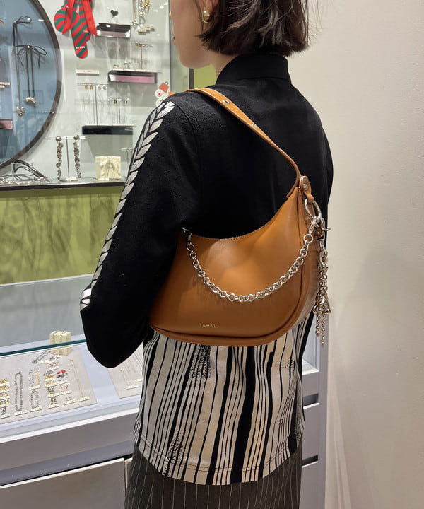 神坂 莉子さんの「BEAMS WOMEN｜【別注】FARAH / SKIRT」を使ったコーディネート