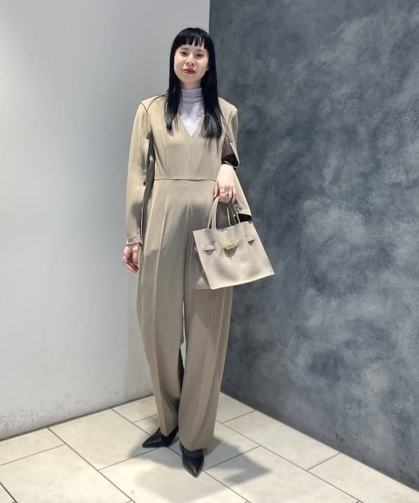 OSUMIさんの「BEAMS WOMEN｜Vネック オールインワン」を使ったコーディネート