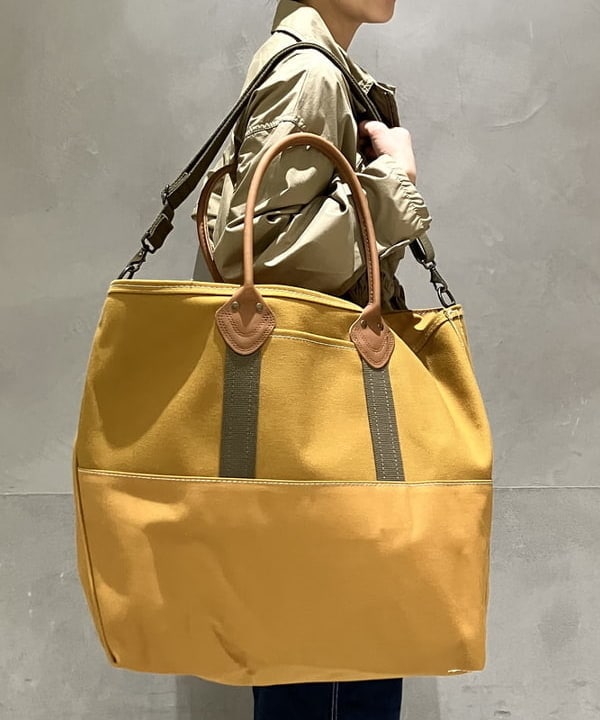 葵さんの「BEAMS WOMEN｜L.L.Bean / 別注 Deep Bottom Leather Handle Zip Tote XL」を使ったコーディネート