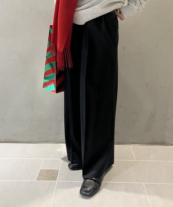 野村 美紅さんの「BEAMS WOMEN｜A.P.C. / RUE MADAME スウェット」を使ったコーディネート