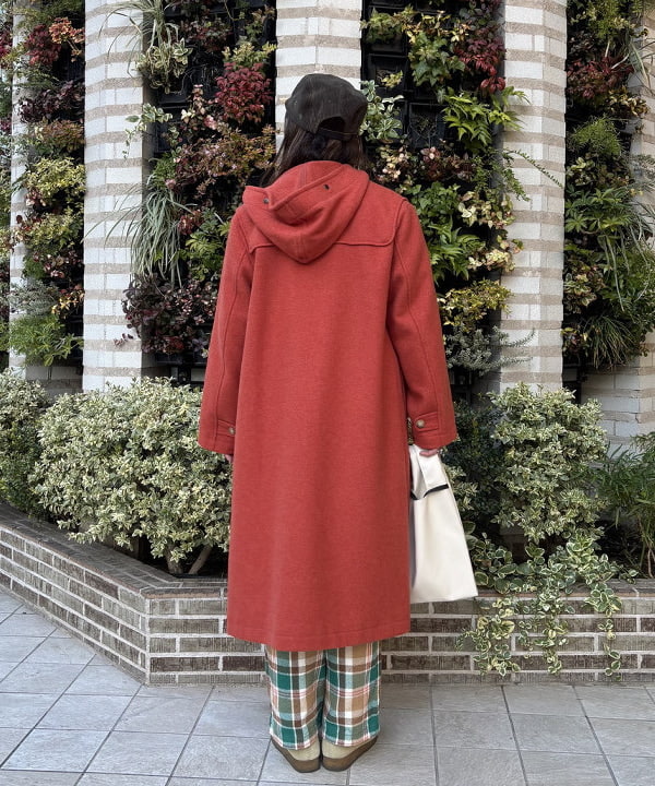 サイトウ　トモミさんの「BEAMS WOMEN｜ボーイ ワークチェック イージーパンツ」を使ったコーディネート