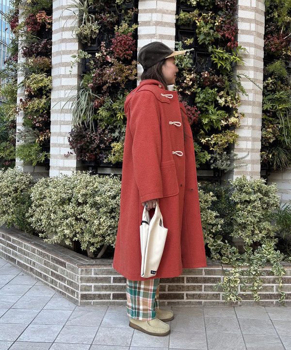 サイトウ　トモミさんの「BEAMS WOMEN｜ボーイ ワークチェック イージーパンツ」を使ったコーディネート