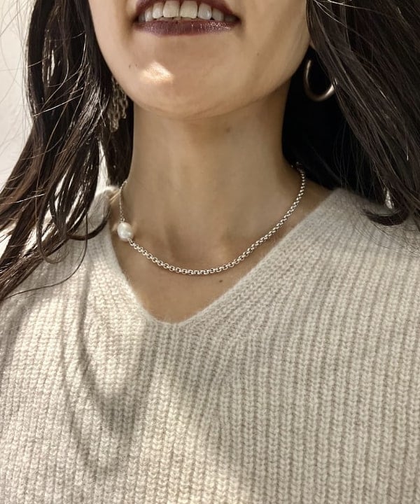 五十峯 さよさんの「BEAMS WOMEN｜les bon bon / princess  ダブル ブレスレット シルバー」を使ったコーディネート