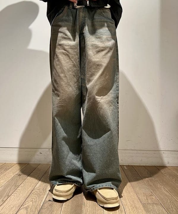 関澤 佑樹さんの「BEAMS WOMEN｜【別注】Lee / WIDE FADE BAGGY JEANS」を使ったコーディネート