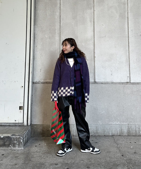 ハナイさんの「BEAMS WOMEN｜チェッカード Vネック カーディガン」を使ったコーディネート