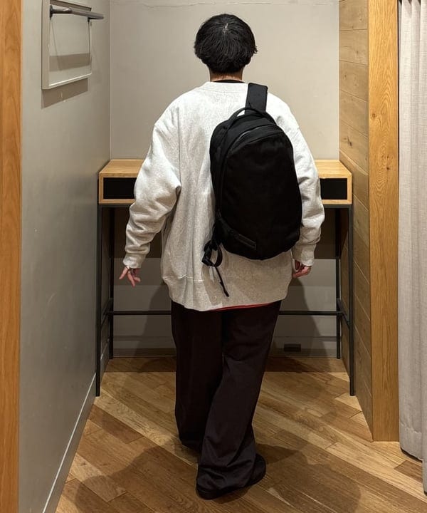 三宅 康平さんの「BEAMS WOMEN｜ABLE CARRY / Daily Plus Cordura Black」を使ったコーディネート