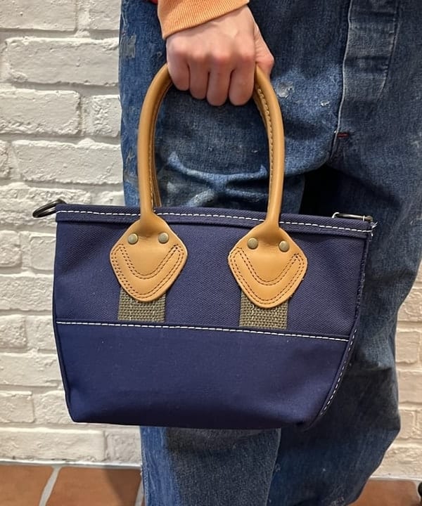たぐみさんの「BEAMS WOMEN｜【別注】L.L.Bean / Deep Bottom Leather Handle Zip Tote Mini」を使ったコーディネート