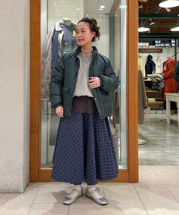 清水 彩乃さんの「BEAMS WOMEN｜樹脂 パール ロング ネックレス」を使ったコーディネート