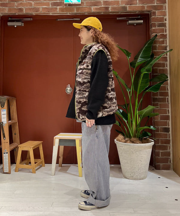 エノモト アミさんの「BEAMS WOMEN｜【別注】South2 West8 / Trout Piping Vest」を使ったコーディネート