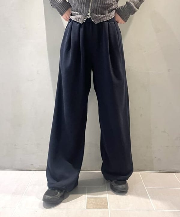りりさんの「BEAMS WOMEN｜ラメ リブ ジップ ビッグ カラー ニット」を使ったコーディネート