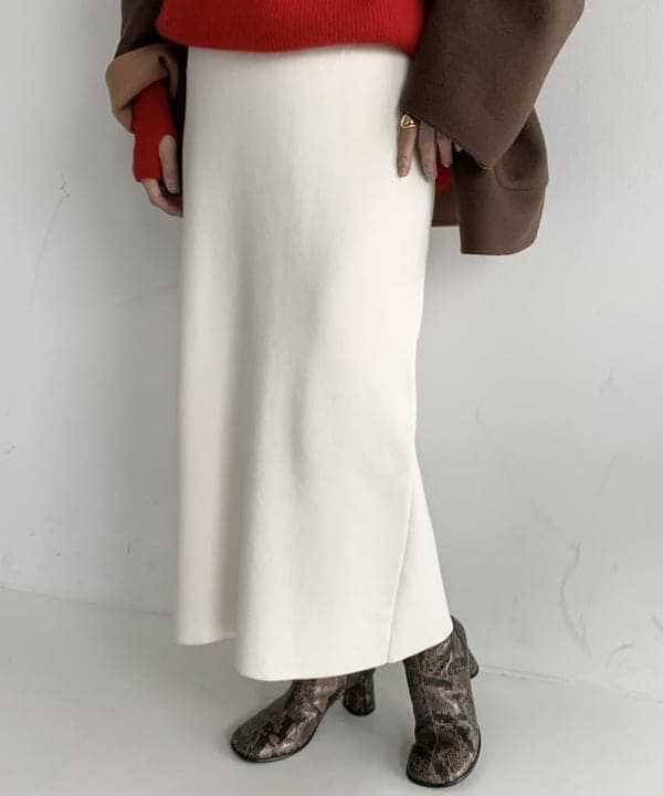 桑原 ふみさんの「BEAMS WOMEN｜シンプル タイト ニットスカート .M.」を使ったコーディネート