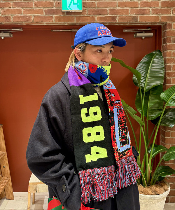 Ryohei Takataさんの「BEAMS WOMEN｜ジャガード サッカー マフラー」を使ったコーディネート