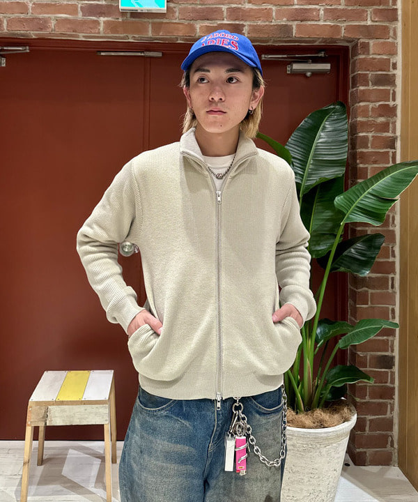 Ryohei Takataさんの「BEAMS WOMEN｜ジャガード サッカー マフラー」を使ったコーディネート