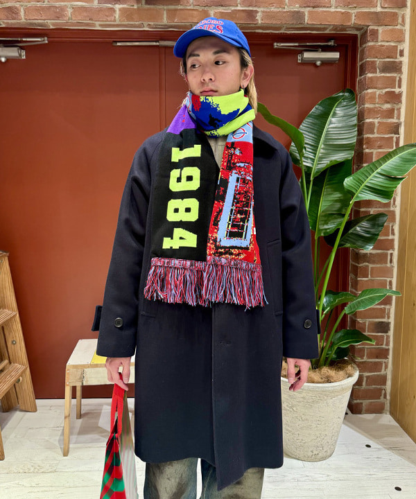 Ryohei Takataさんの「BEAMS WOMEN｜ジャガード サッカー マフラー」を使ったコーディネート