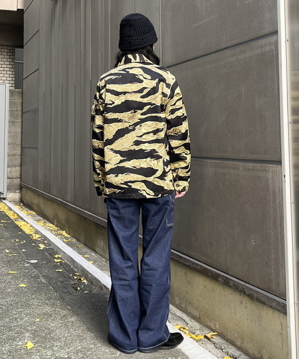 ミナミマリコさんの「BEAMS WOMEN｜BUZZ RICKSON'S / GOLD TIGER PATTERN JACKET」を使ったコーディネート