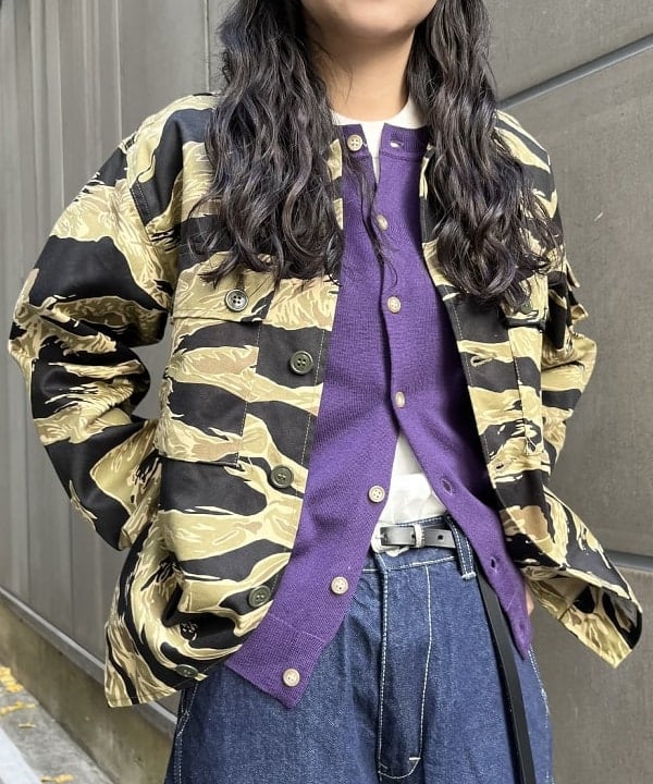 ミナミマリコさんの「BEAMS WOMEN｜BUZZ RICKSON'S / GOLD TIGER PATTERN JACKET」を使ったコーディネート