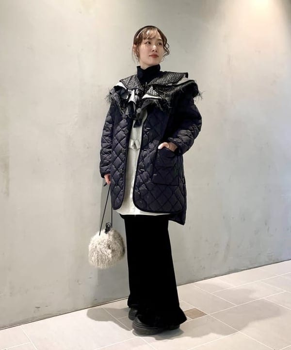 カタヤマ アヤさんの「BEAMS WOMEN｜ツイード ポケット ノースリーブ ミニ ワンピース」を使ったコーディネート