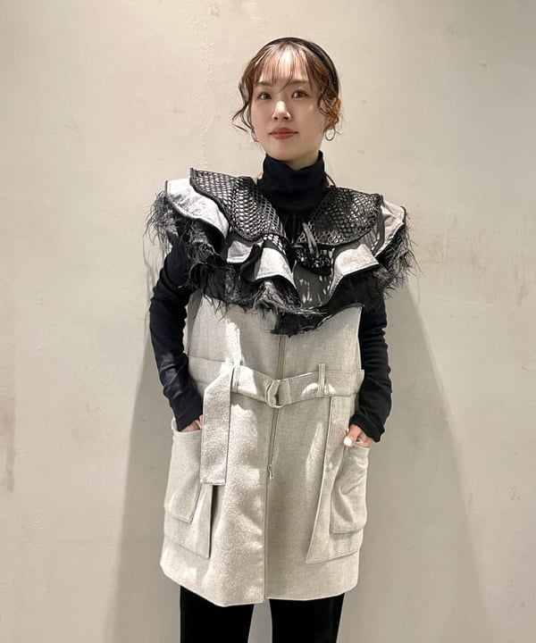 カタヤマ アヤさんの「BEAMS WOMEN｜ツイード ポケット ノースリーブ ミニ ワンピース」を使ったコーディネート