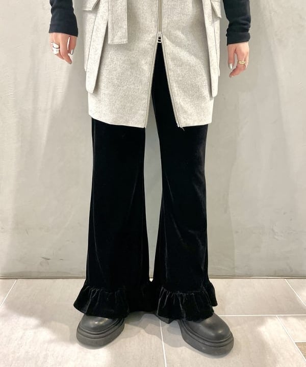 カタヤマ アヤさんの「BEAMS WOMEN｜ツイード ポケット ノースリーブ ミニ ワンピース」を使ったコーディネート