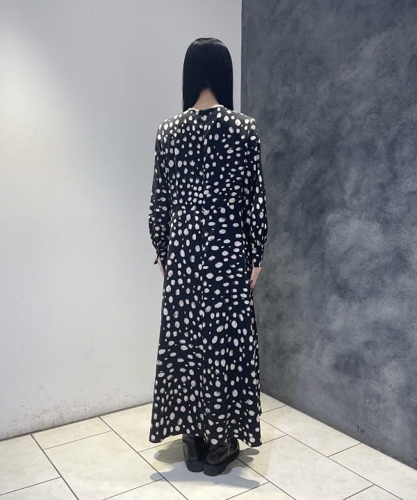 高木 菜央さんの「BEAMS WOMEN｜【別注】GIANNI NOTARO / フラップ ハンドバッグ」を使ったコーディネート