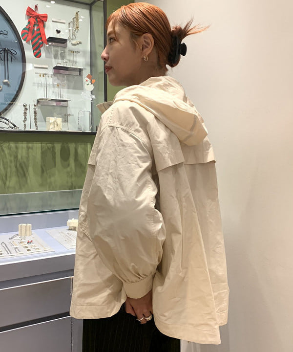 れいなさんの「BEAMS WOMEN｜バック タック マウンテンパーカー」を使ったコーディネート