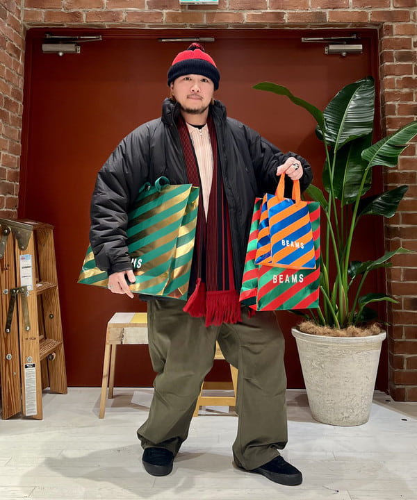 新里 京介さんの「BEAMS WOMEN｜ブラッシュ オーバーパンツ」を使ったコーディネート