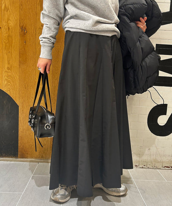 川口 恵さんの「BEAMS WOMEN｜GYMPHLEX / フーデッド ダウン ジャケット」を使ったコーディネート