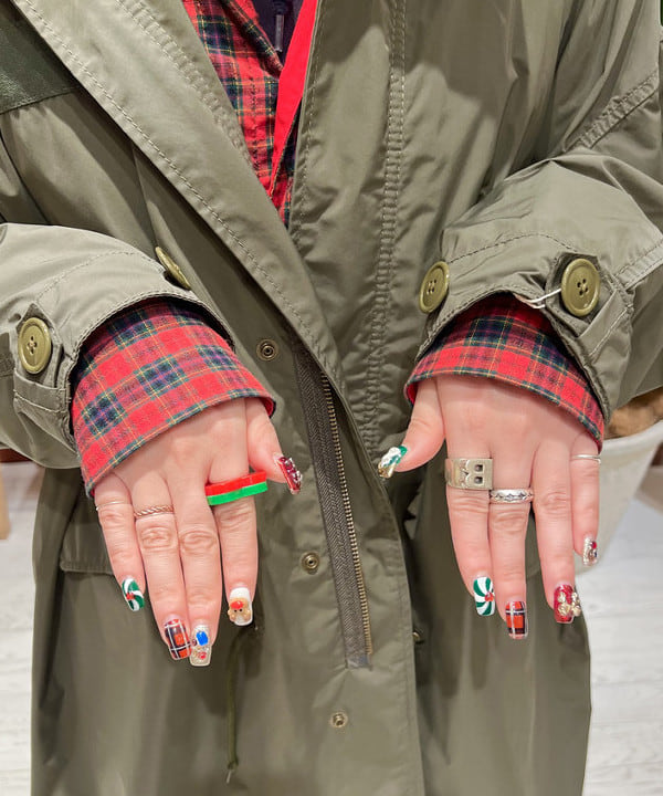 エノモト アミさんの「BEAMS WOMEN｜ソロテックス M65 パーカ」を使ったコーディネート